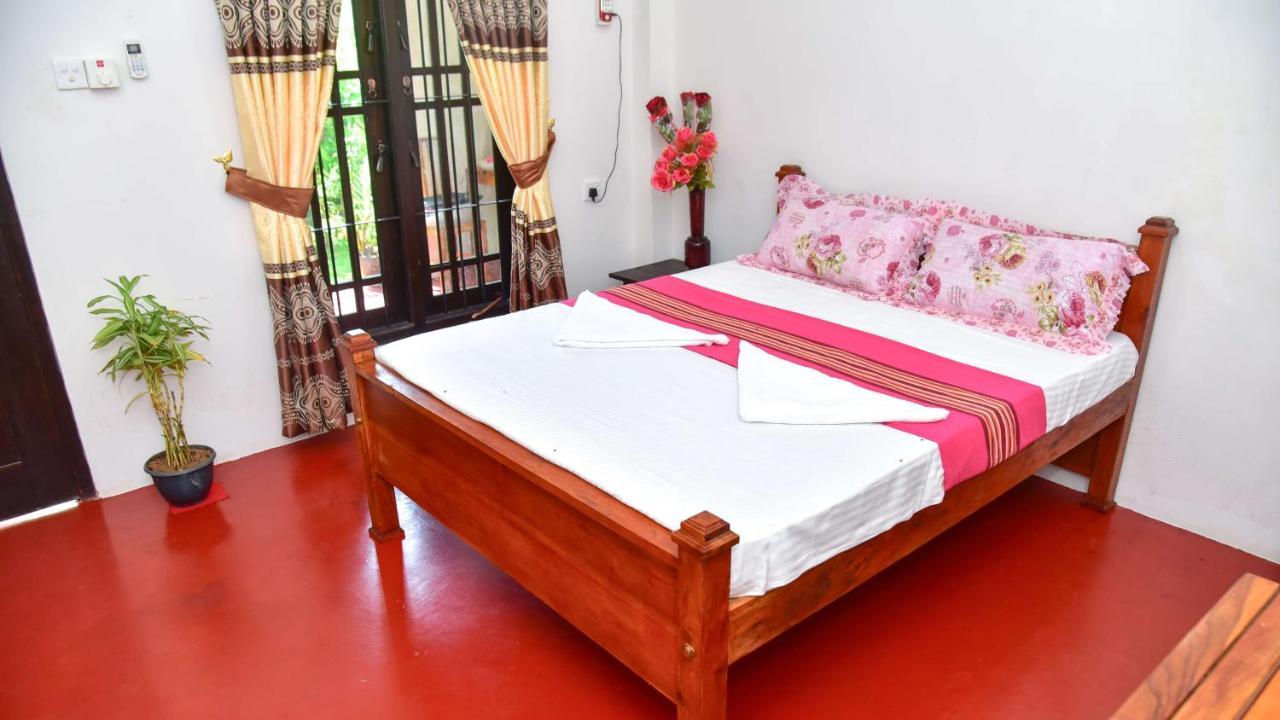 Smashing Inn ดัมบูลลา ภายนอก รูปภาพ